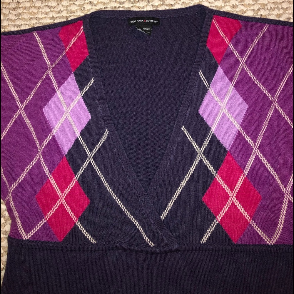 Flattering argyle sweater